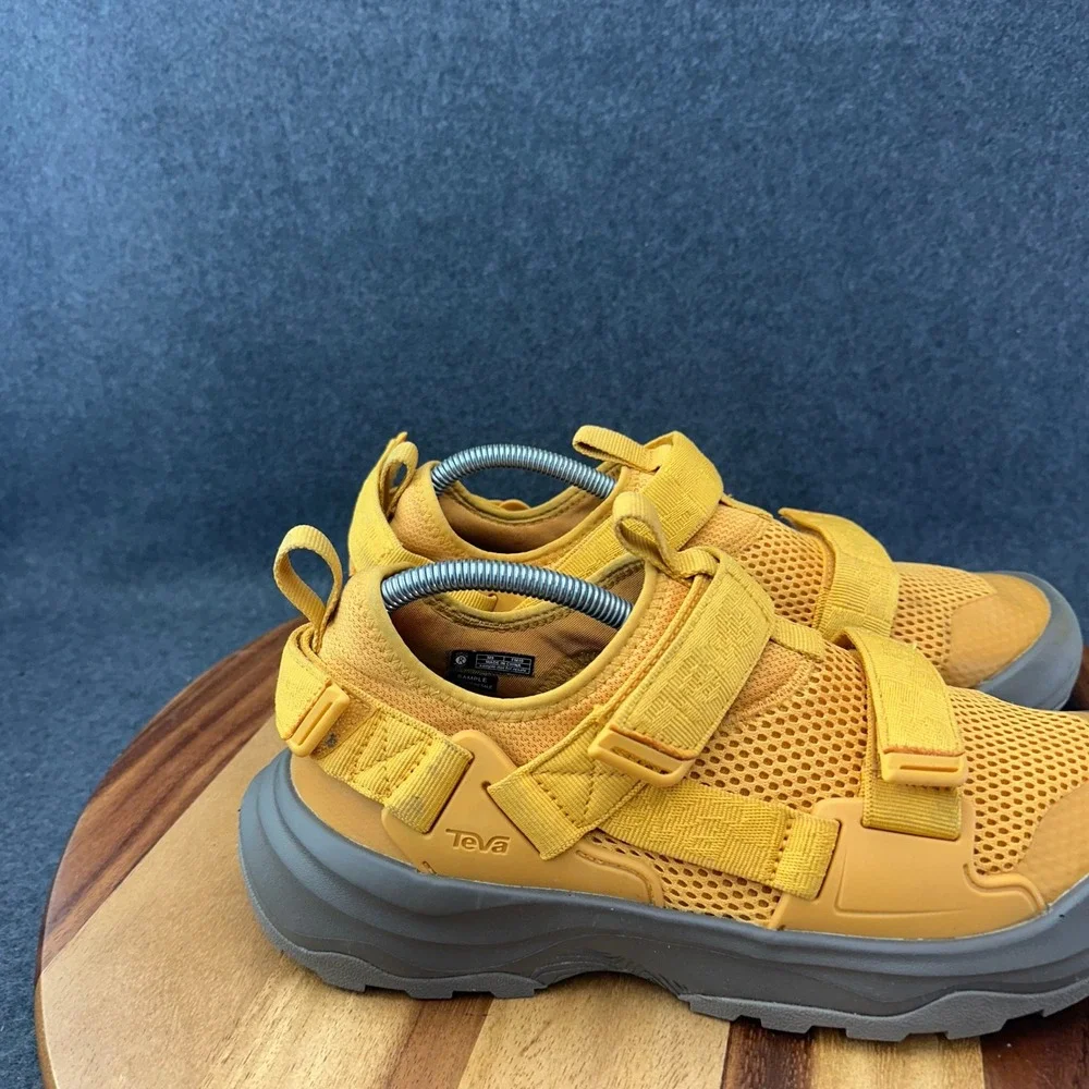 Teva Outflow Universal Sport Yellow Sunflower Men's Size 9 Hiking Water Shoes